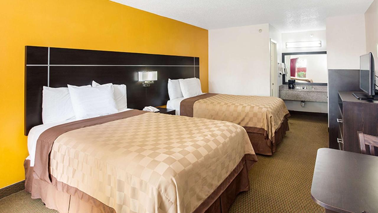 Magnuson Hotel Bradenton Buitenkant foto